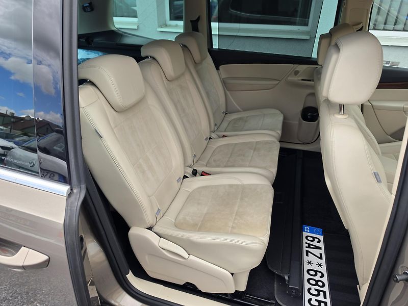 Volkswagen Sharan 2.0TSI Highline 7 TZ Masáž Led - fotka 20 z 24