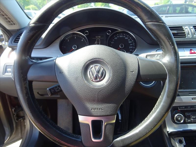 Volkswagen Passat CC 2,0 TDi 100 kW - fotka 18 z 26