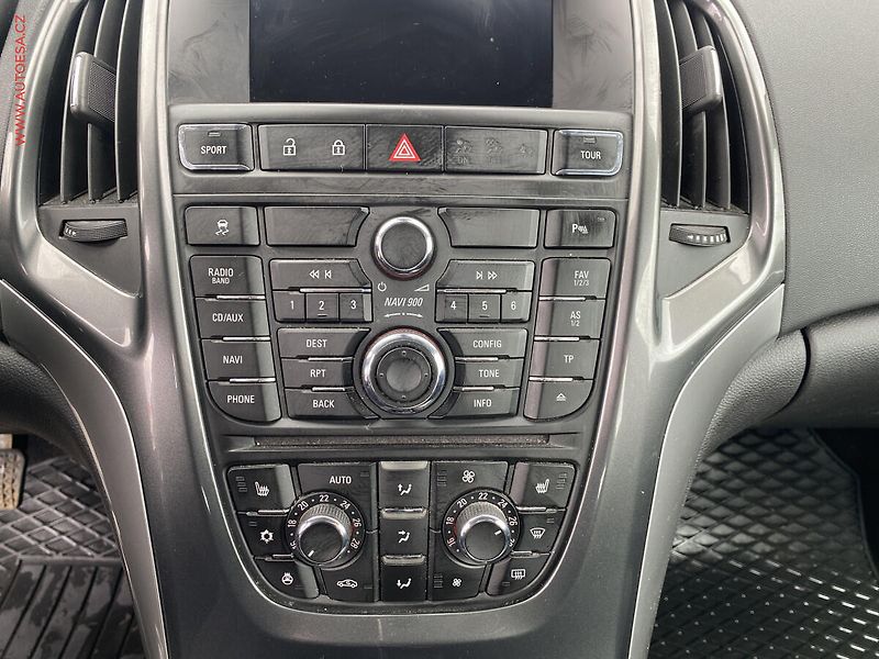 Opel Astra (2012) 2.0 TDCi, AC, navi, park - fotka 12 z 12