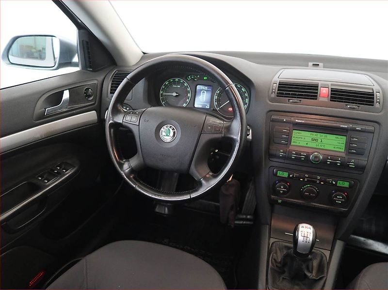 Škoda Octavia (2005) Elegance 1.9 TDI 4x4, 4X4 - fotka 7 z 14