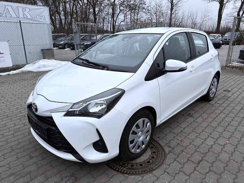 Toyota Yaris 1.5i 82 kW navi. serviska - fotka 1 z 21