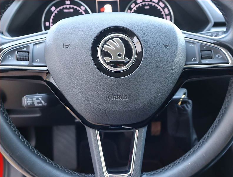Škoda Superb (2016) 2.0 TDI, Serv.kniha, Kůže - fotka 19 z 21