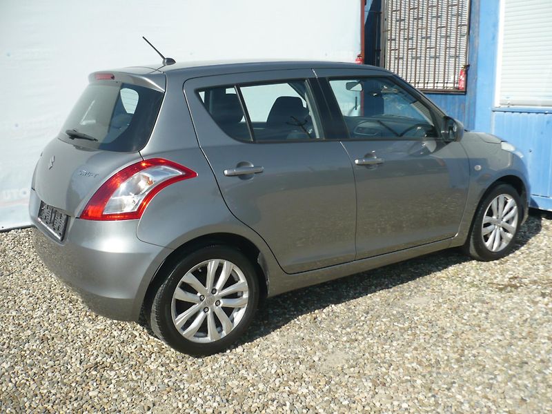 Suzuki Swift 1.2i Klimatizace - fotka 6 z 23