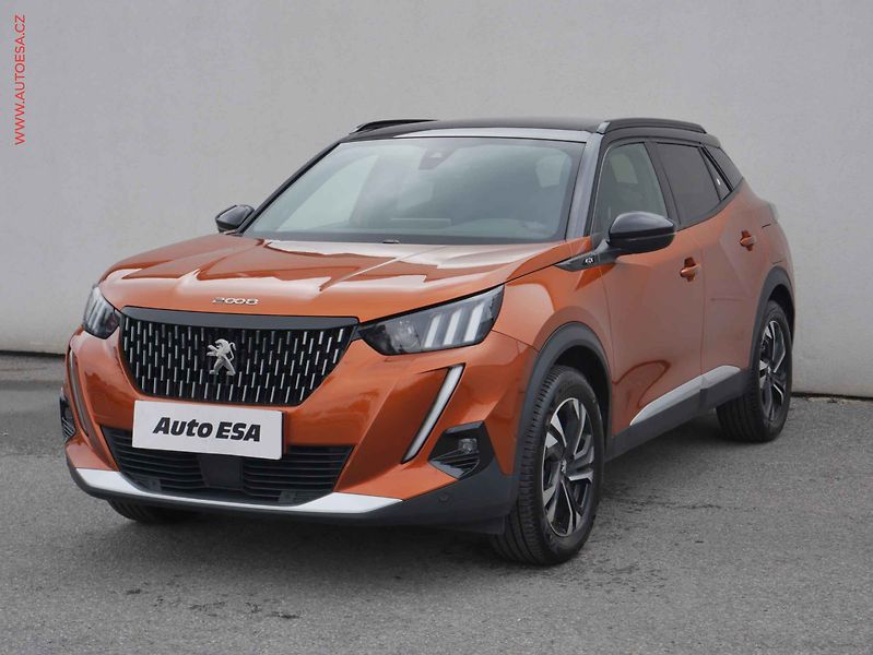 Peugeot 2008 (2021) 1.2 PT, ČR, GT Line - fotka 3 z 26