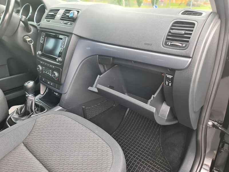 Škoda Yeti (2015) 2.0 TDi 103-KW 4x4 ADV OLOMOUC - fotka 23 z 76