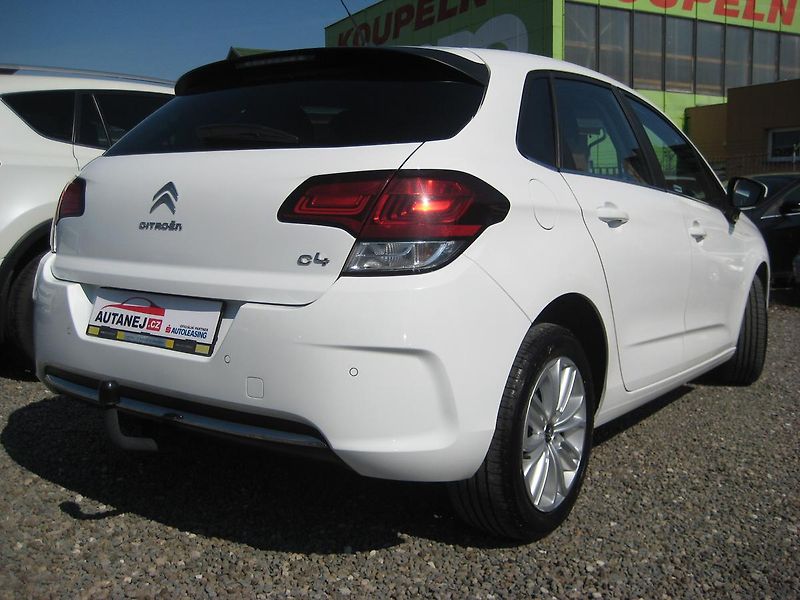 Citroën C4 1.6 HDi NEHAVAROVÁNO-DPH-ČR !! - fotka 9 z 28