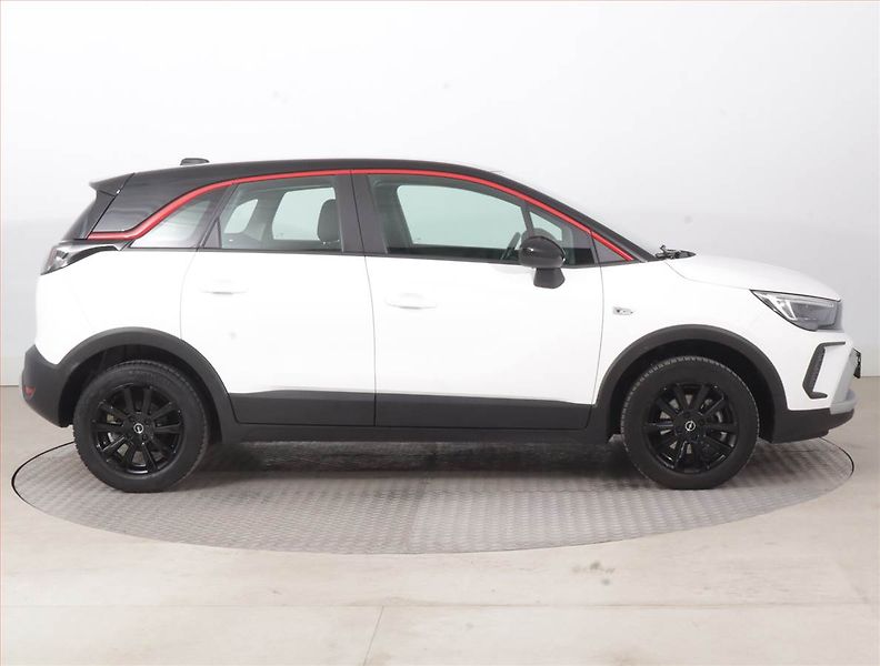 Opel Crossland X (2021) GS Line 1.2 Turbo, Automat - fotka 6 z 15