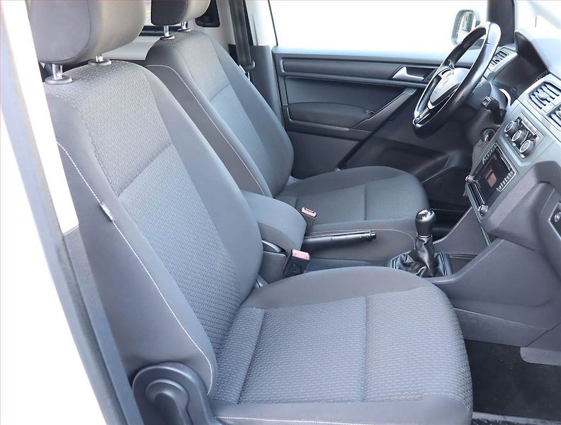 Volkswagen Caddy (2016) Maxi 2.0 TDI, 7Míst - fotka 9 z 18