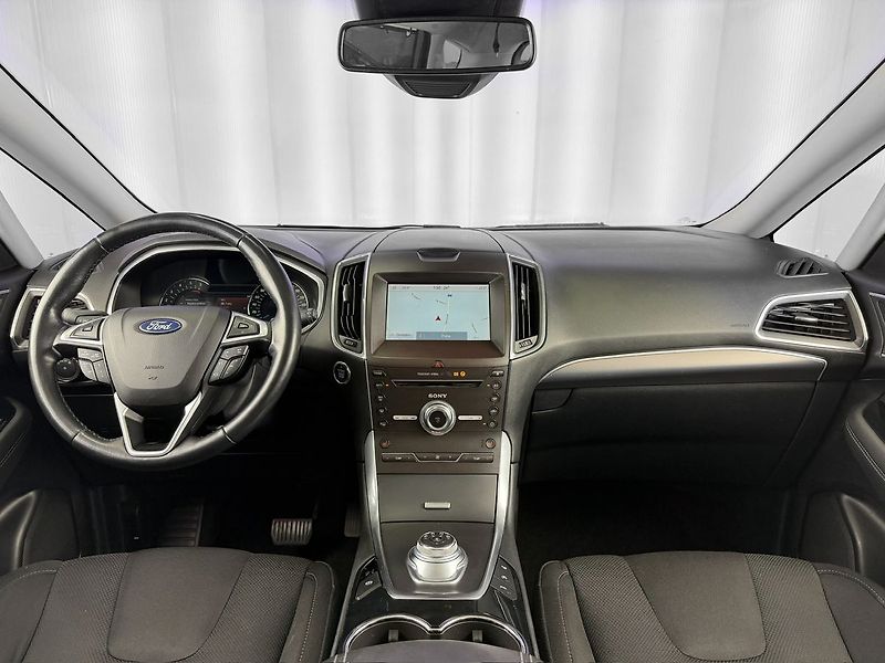 Ford S-MAX 2.0TDCi 140KW A/T TITANIUM, EL - fotka 10 z 27