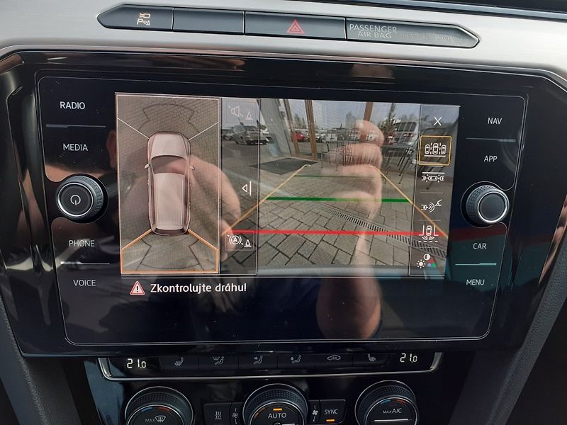Volkswagen Passat (2018) 2.0 BiTDi 4x4 - fotka 13 z 48