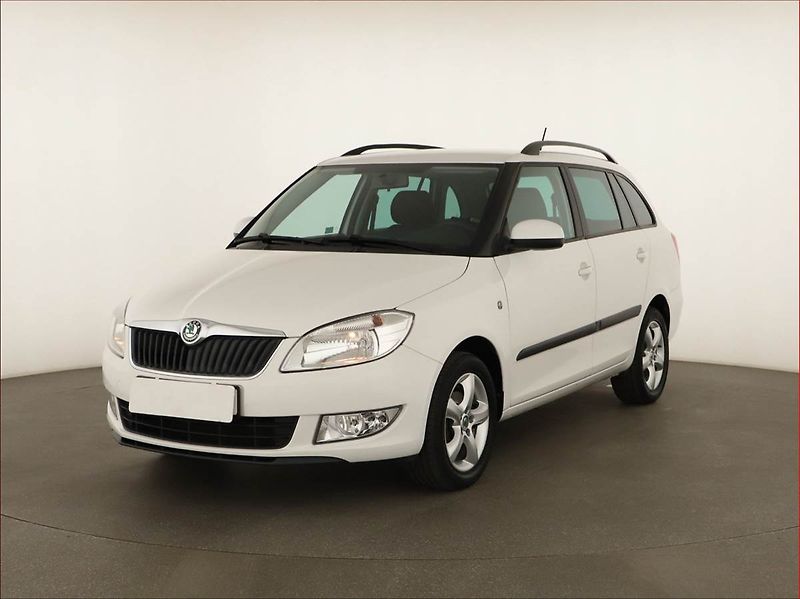 Škoda Fabia (2012) Ambition 1.2 TSI, Tempomat - fotka 2 z 12