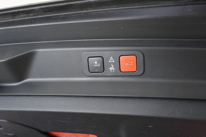 Peugeot 5008 1.6 E-THP ALLURE AUT. - fotka 24 z 32
