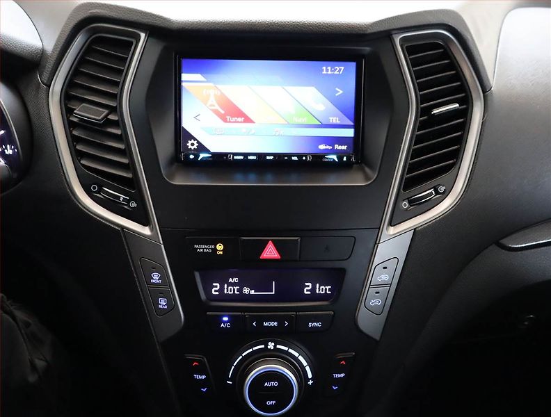 Hyundai Santa Fe (2018) 2.4 GDI, 4X4, ČR,1.maj - fotka 12 z 20