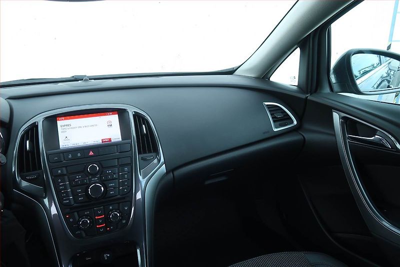 Opel Astra (2014) Cosmo 1.4 T, LPG, Serv.kniha - fotka 8 z 18
