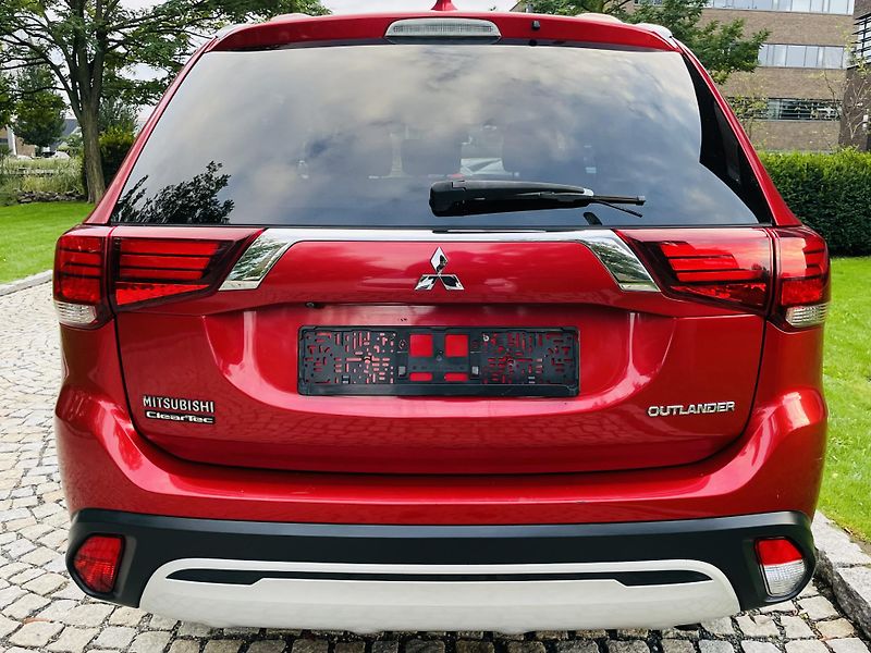 Mitsubishi Outlander 2.0i AUTOMAT 1.MAJITEL KAMERA  - fotka 16 z 43
