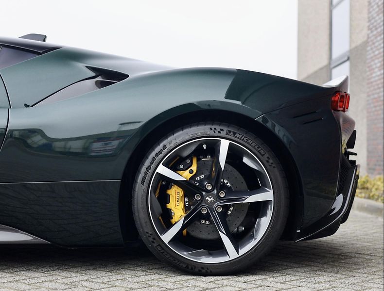 Ferrari SF90 (2021) Stradale 4.0 V8 1001PS 4x4 Ate - fotka 70 z 72