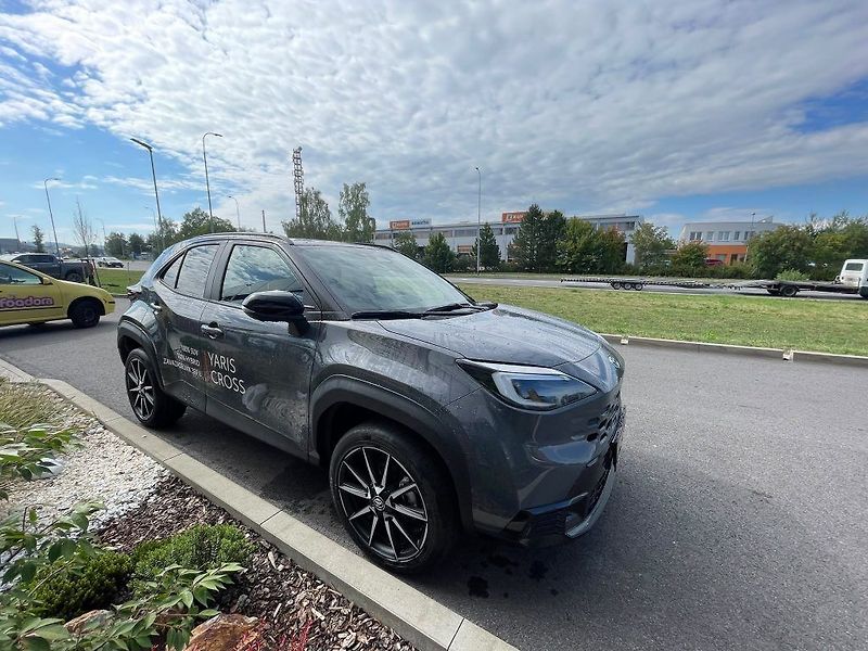 Toyota Yaris Cross 1.5 Hybrid 130k GR SPORT TECH - fotka 8 z 31