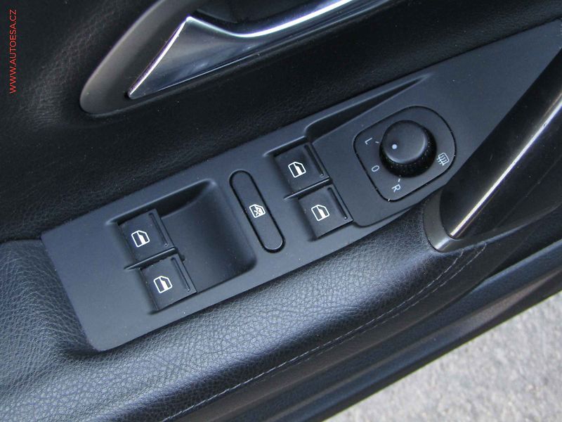 Volkswagen CC (2013) 1.4 TSi, Sport, bixen, navi - fotka 11 z 20