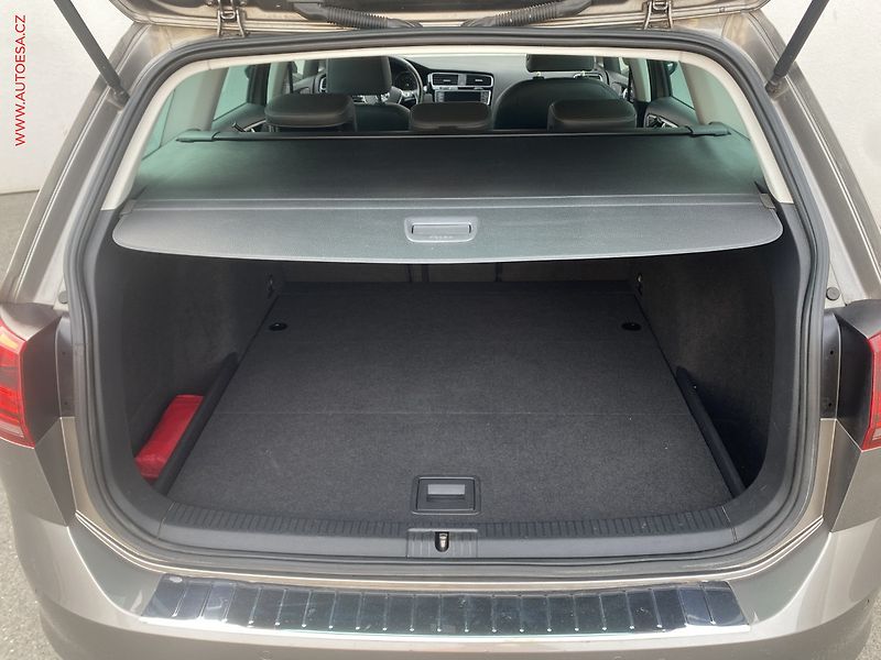 Volkswagen Golf (2013) 2.0 TDi, Highline, DSG, bixen - fotka 7 z 19