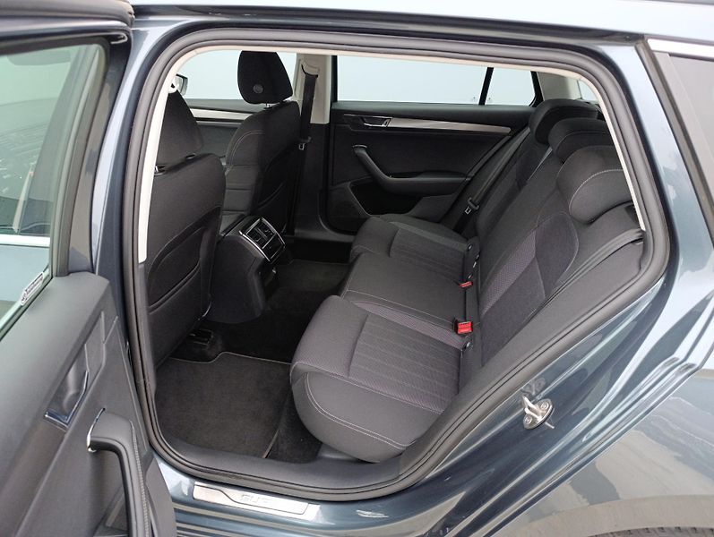 Škoda Superb 2.0TDI 147kW STYLE VIRTUAL DPH - fotka 12 z 29