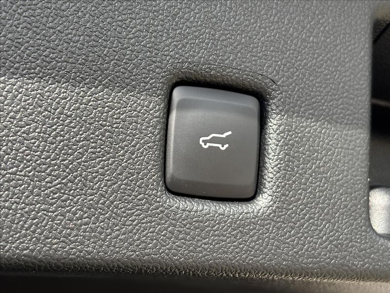 Ford Kuga 2,5 HEV 138kW ST-Line X AWD - fotka 12 z 38