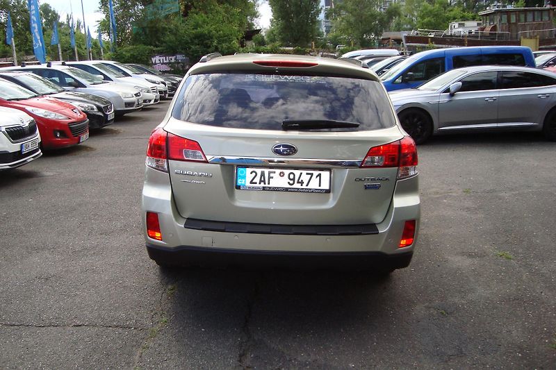 Subaru Outback (2011) 2.0 D,AWD,ČR, 2.Maj.Servis.Kn. - fotka 6 z 76