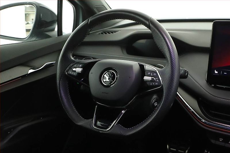 Škoda Enyaq (2022) Sportline 60 (62 kWh), SoH 91% - fotka 18 z 24