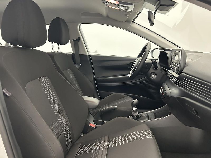 Hyundai Bayon 1.2  Comfort Club - fotka 19 z 24