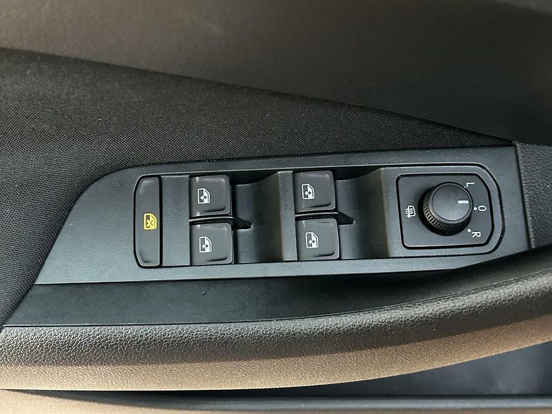 Škoda Kamiq 1.0 TSI 130 let Premium - fotka 17 z 24