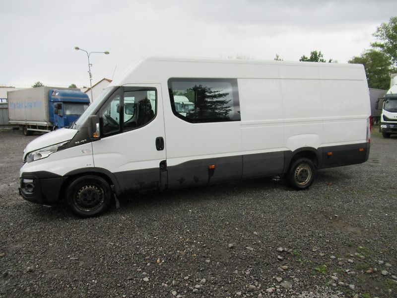 Iveco Daily (2017) 35S18 MAXI 7míst - fotka 2 z 13