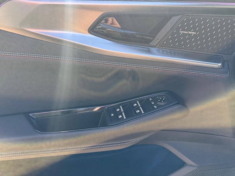 Renault Rafale atelier Alpine E-Tech 300 - fotka 14 z 25