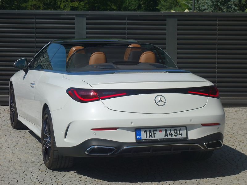 Mercedes-Benz CLE (2024) 300*4M*CABRIO*AMG*TOP-VÝB*CZ!! - fotka 4 z 50