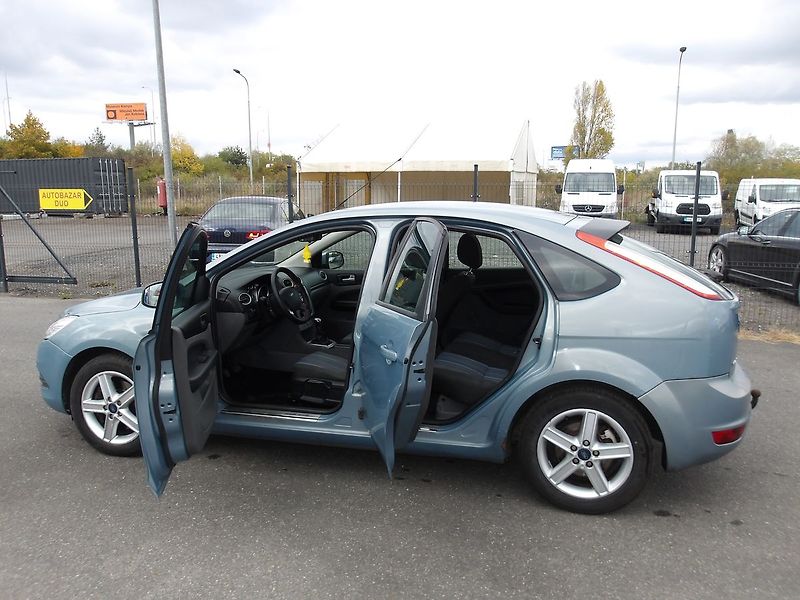 Ford Focus 2,0TDCi 100kW - fotka 12 z 37