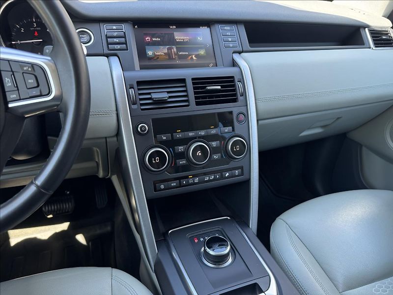 Land Rover Discovery Sport 2,0 TD4 150k SE AWD - fotka 18 z 34
