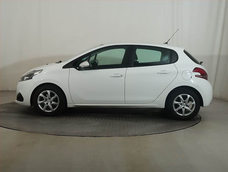 Peugeot 208 (2019) Active 1.2 PureTech - fotka 3 z 13