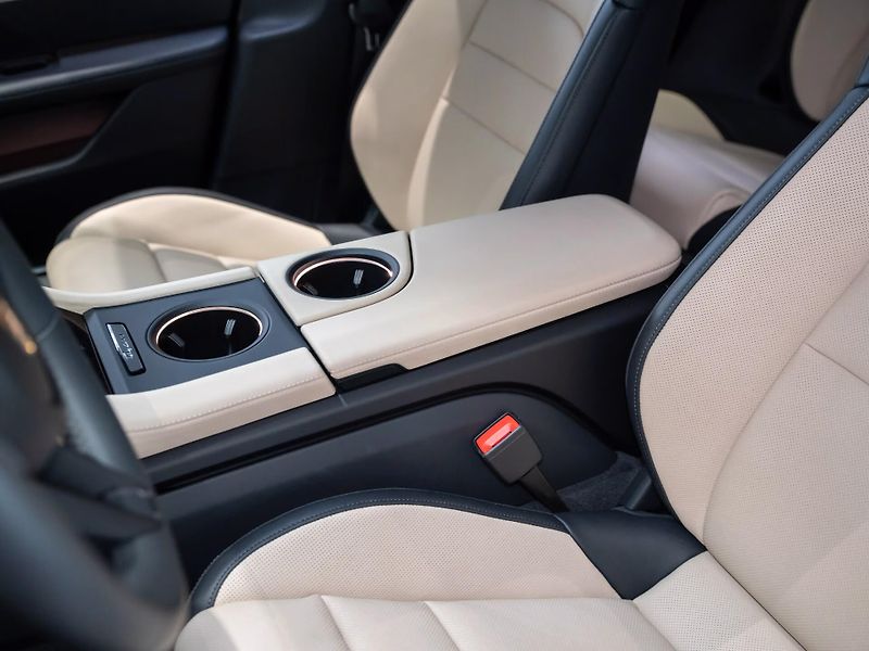 Porsche Taycan BOSE Chrono 360 Matrix Venti - fotka 14 z 23