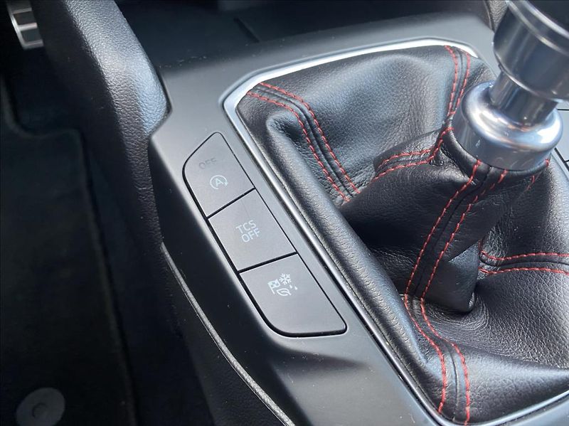 Ford Focus 1,5 TDCi  ST-line / záruka - fotka 33 z 42