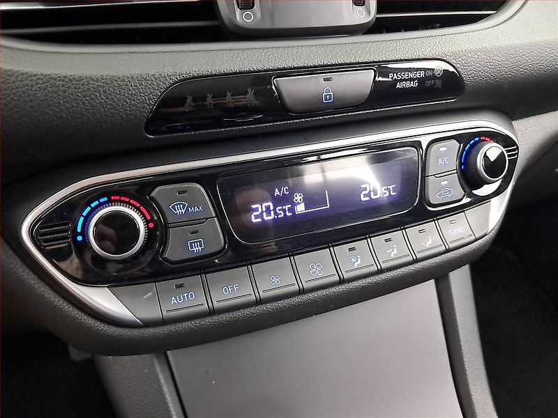 Hyundai i30 (2023) Style 1.5 T-GDI, Automat, ČR - fotka 17 z 23