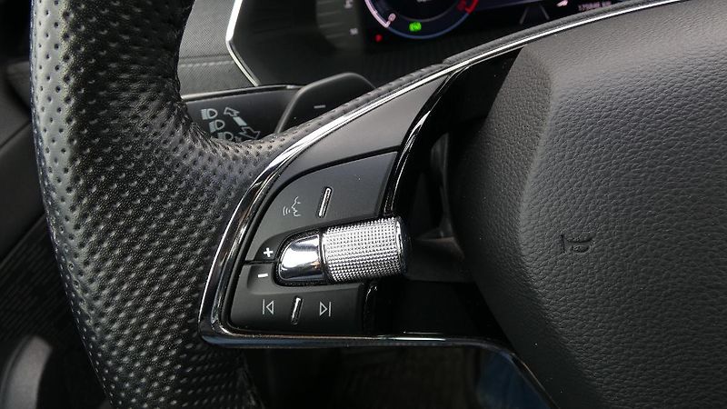 Škoda Octavia 2,0 TDI Style - fotka 12 z 25