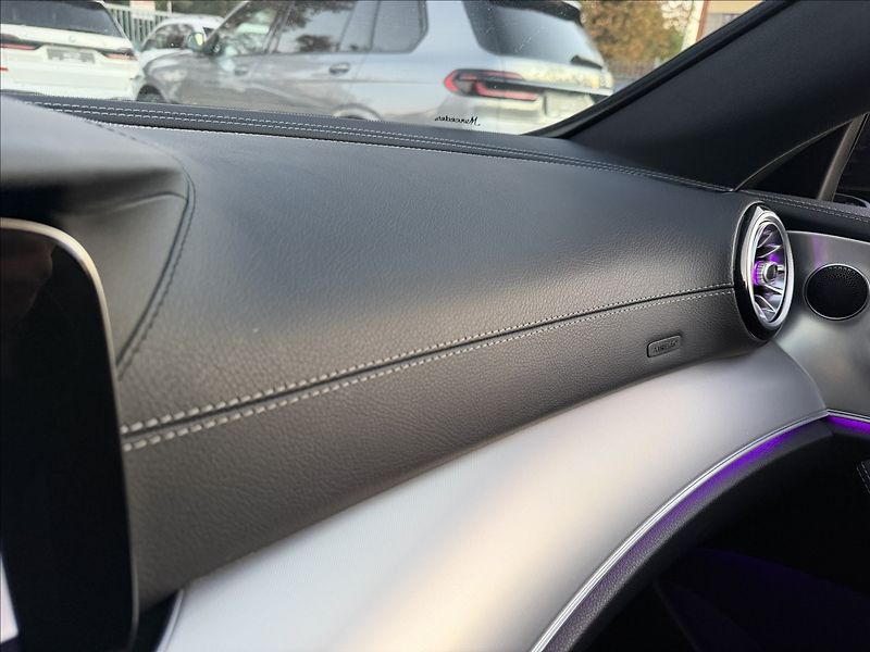 Mercedes-Benz Třídy E 220d AMG 4Matic - fotka 20 z 26