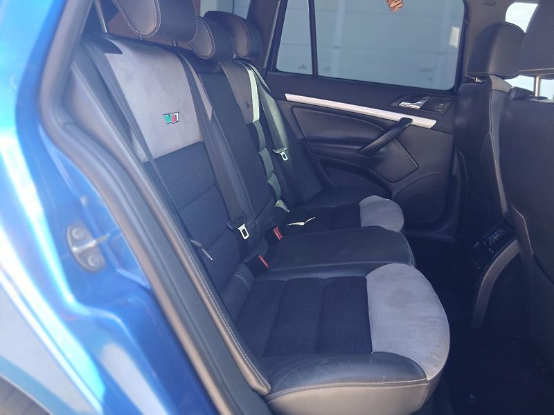 Škoda Octavia 2.0 TFSi RS combi - fotka 14 z 34