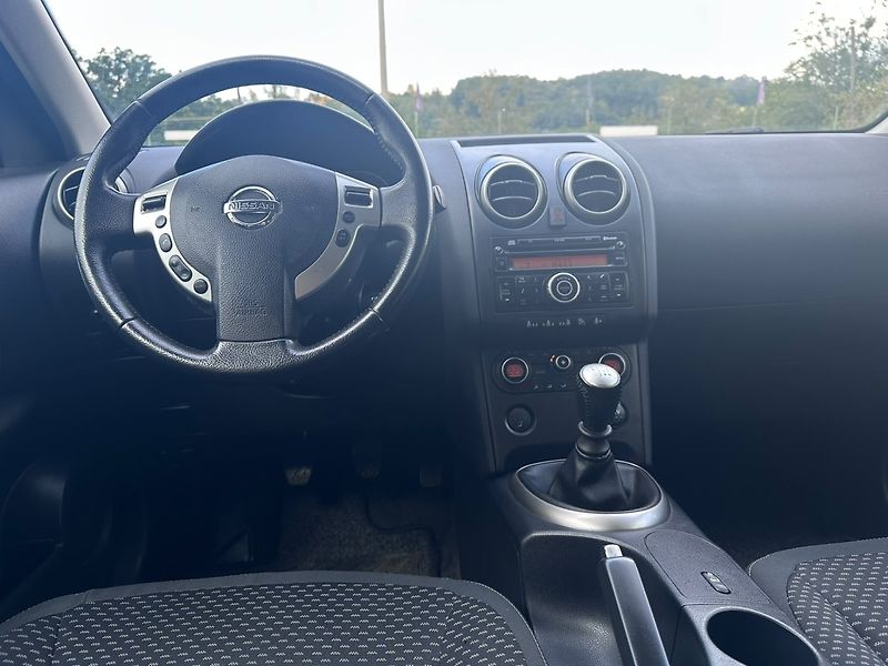Nissan Qashqai (2009) 1.5dCi Tempomat/1MAJ/78kW - fotka 22 z 25