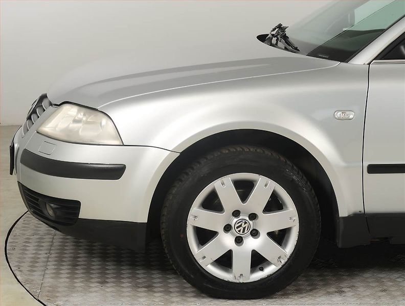 Volkswagen Passat (2004) 1.9 TDI, Automat, po STK - fotka 15 z 17