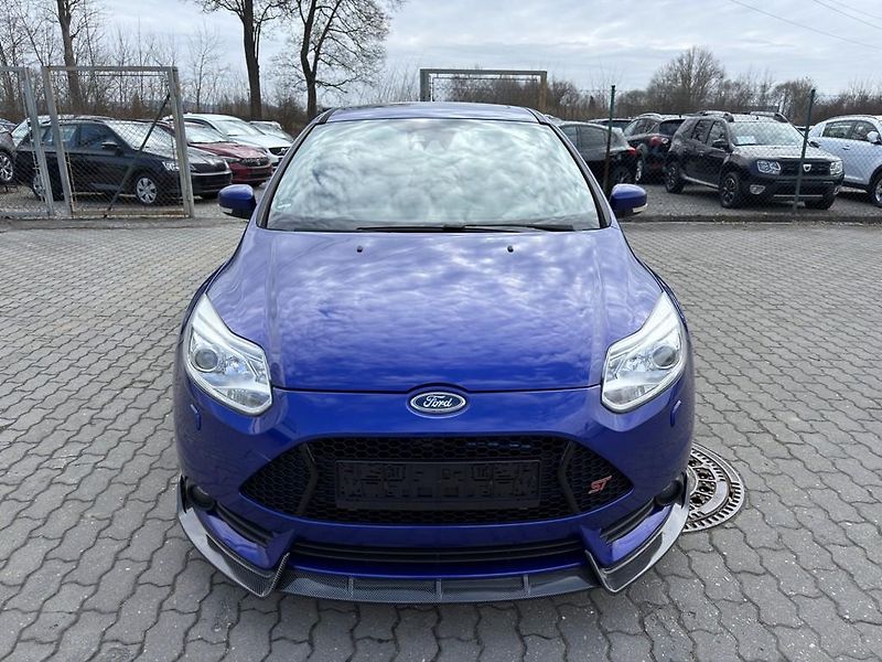 Ford Focus ST 2.0 EB 184 kW xenon, servis - fotka 2 z 25