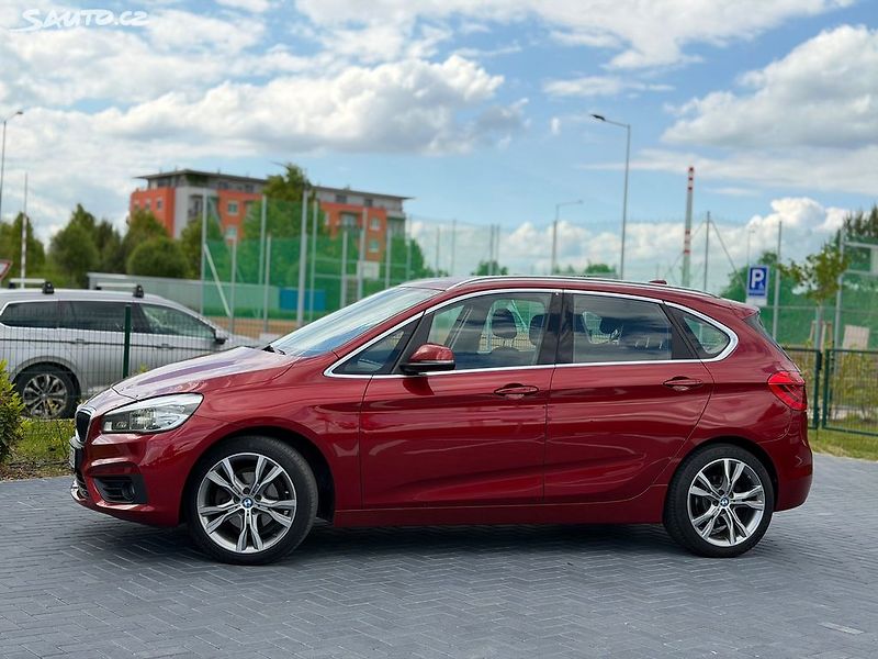 BMW Řada 2 (2014) 218d Active Tourer / automat - fotka 2 z 20