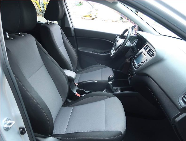 Hyundai i20 (2020) 1.2, ČR,1.maj, Serv.kniha - fotka 9 z 18