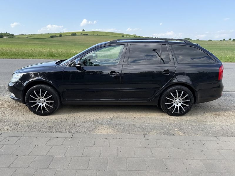 Škoda Octavia (2011) 2,0TDI 103 kW ELEGANCE 1MAJITE - fotka 8 z 48
