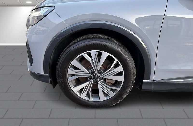 Audi Q4 50 e-tron Quattro Comfort  - fotka 9 z 22