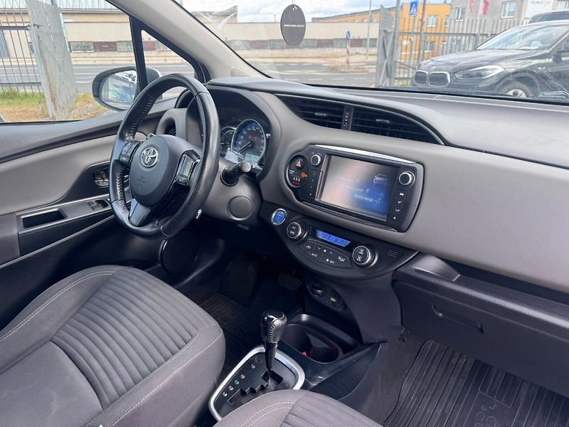 Toyota Yaris (2016) HYBRID 1,5 54 KW STK AUTOMAT - fotka 29 z 36