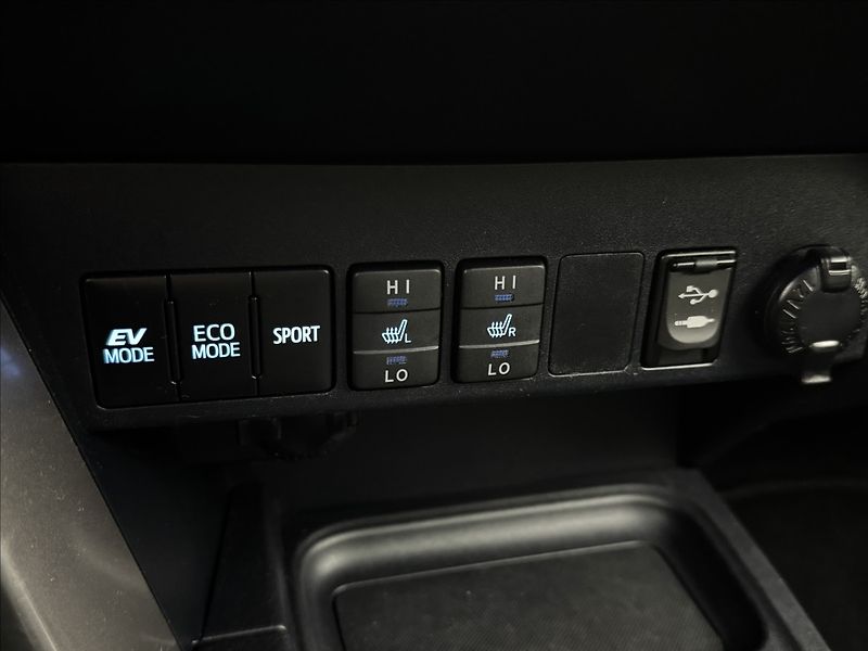 Toyota RAV4 2,5 114kW HYBRID LED KŮŽE 360° - fotka 25 z 45